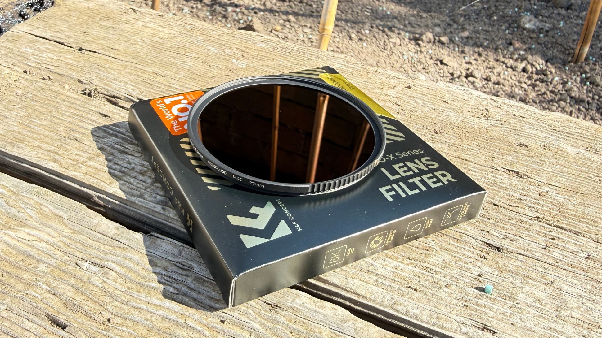 K&amp;amp;F Concept ND1000000 filter: The box contains the filter, case, and several lens cloths.