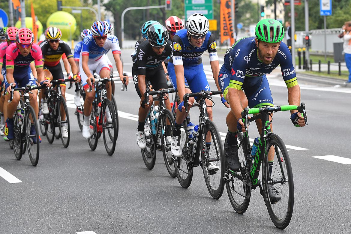 Svein Tuft (Orica-BikeExchange) leads the chase