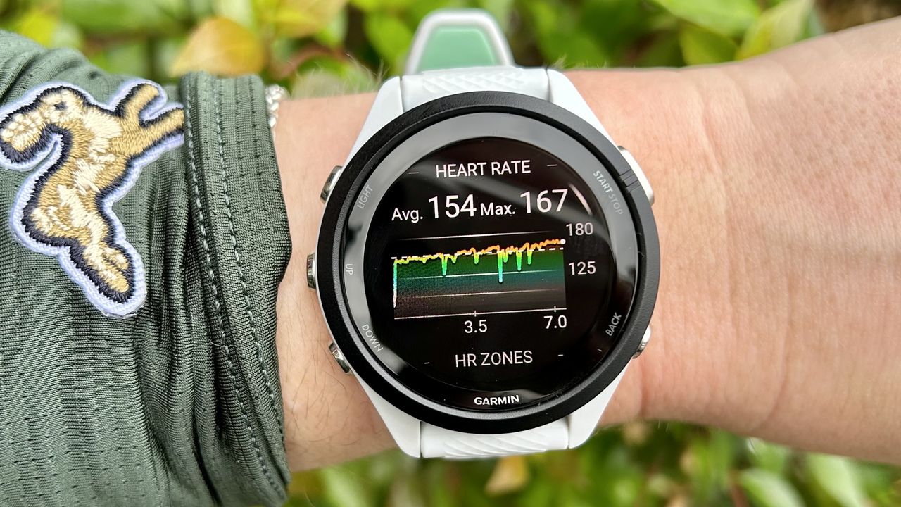 Heart rate screen on the Garmin Forerunner 265