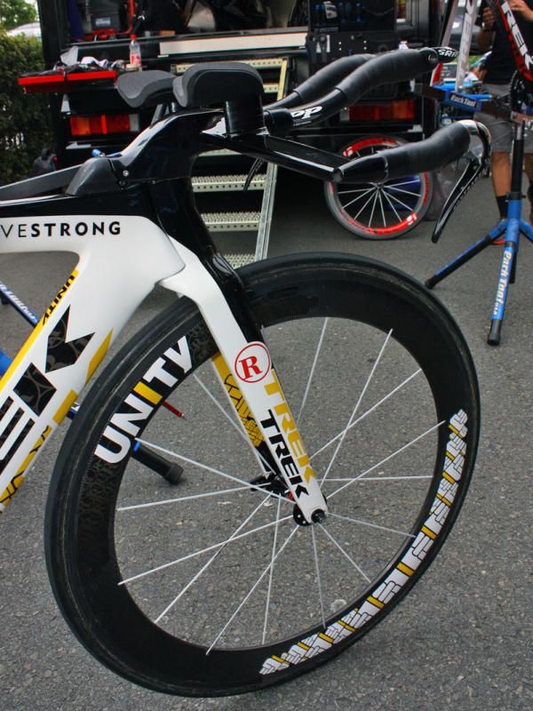 The front end of the Speed Concept is highly integrated, resulting in one of the cleanest looking setups in the peloton.
