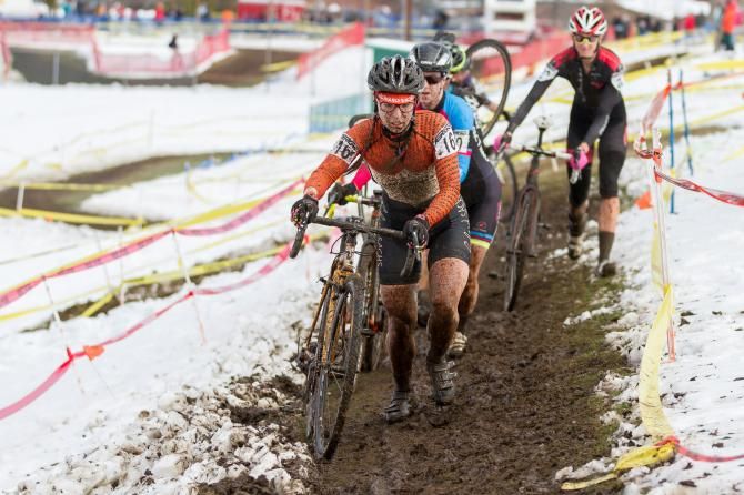 Bowman leads Cutler and Maximenko through a muddy run