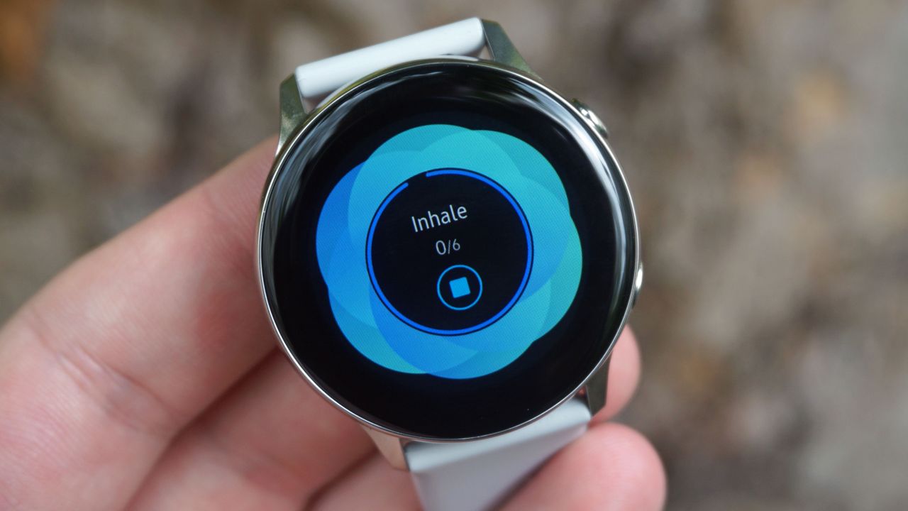 An example of the widgets you'll find on the Samsung Galaxy Watch Active.