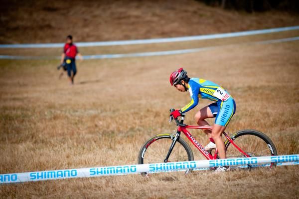 Miyauchi Sakiko (Viento) chases national champion Toyooka Ayako
