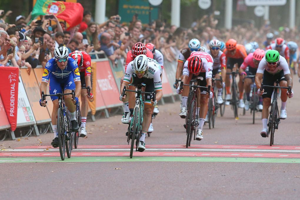 Elia Viviani (Deceuninck-QuickStep) wins the 2019 RideLondon-Surrey Classic