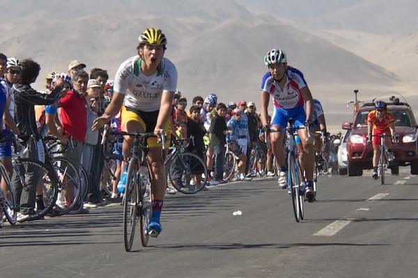 Pablo Gonzalez (Curico) sprints for the third place in the junior's race.