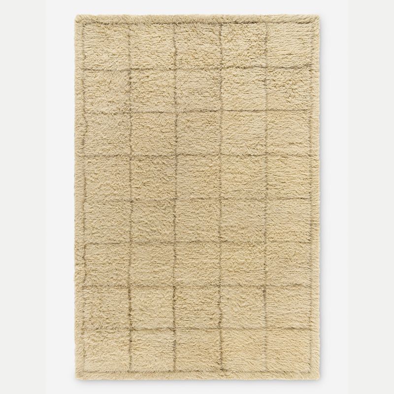 beige rug