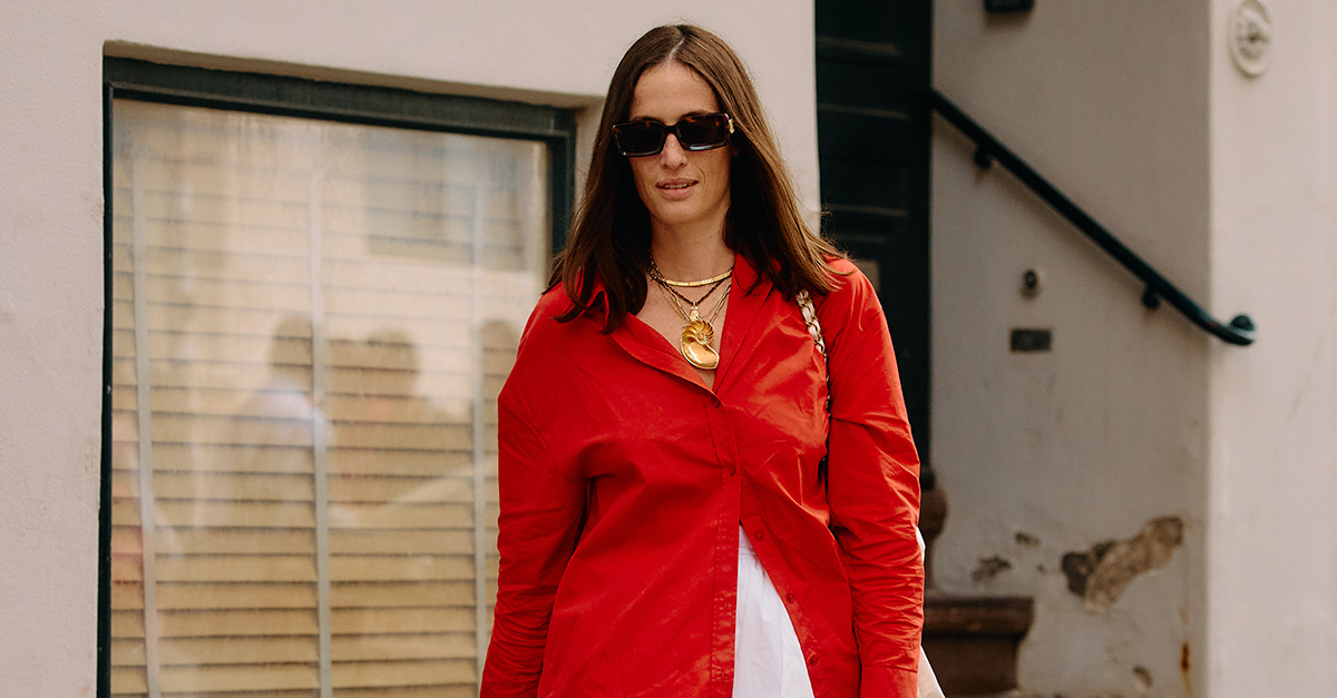 This Shirt Color Is the Key to Looking Chic This Autumn