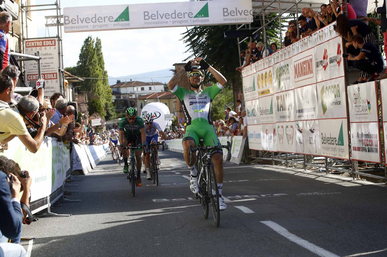 Sonny Colbrelli (Bardiani-CSF) wins the Coppa Sabatini.