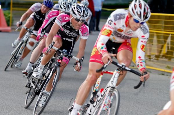 Jeff Werner (GarneauEvolution) following a Jelly Belly's rider