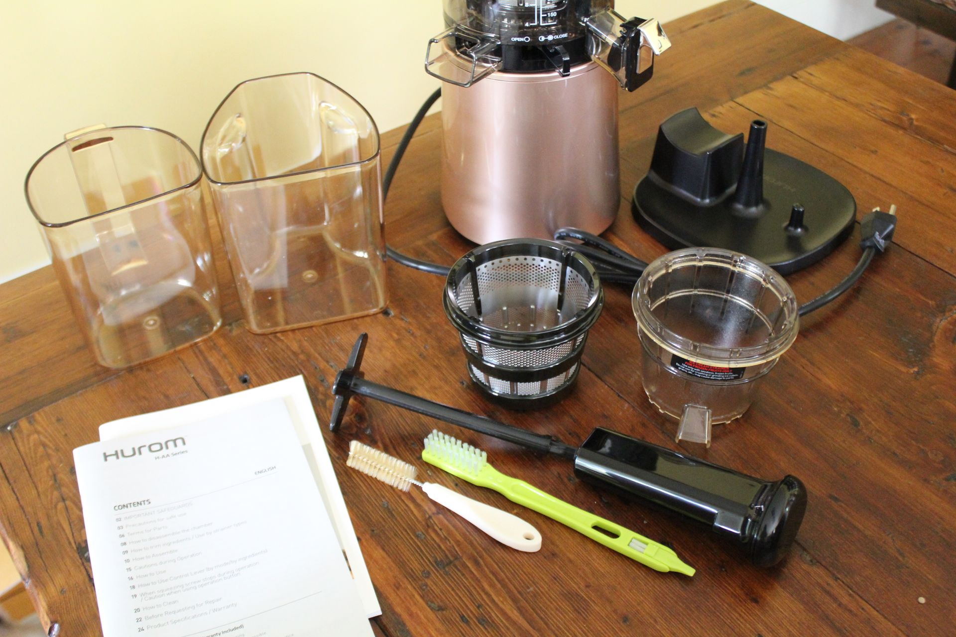 Hurom H-AA Slow Juicer