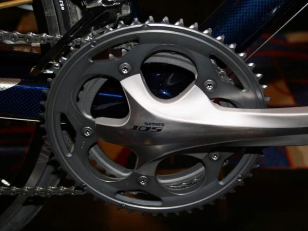 The crankset lacks the Hollowglide outer ring found on Shimano's more expensive road groups.
