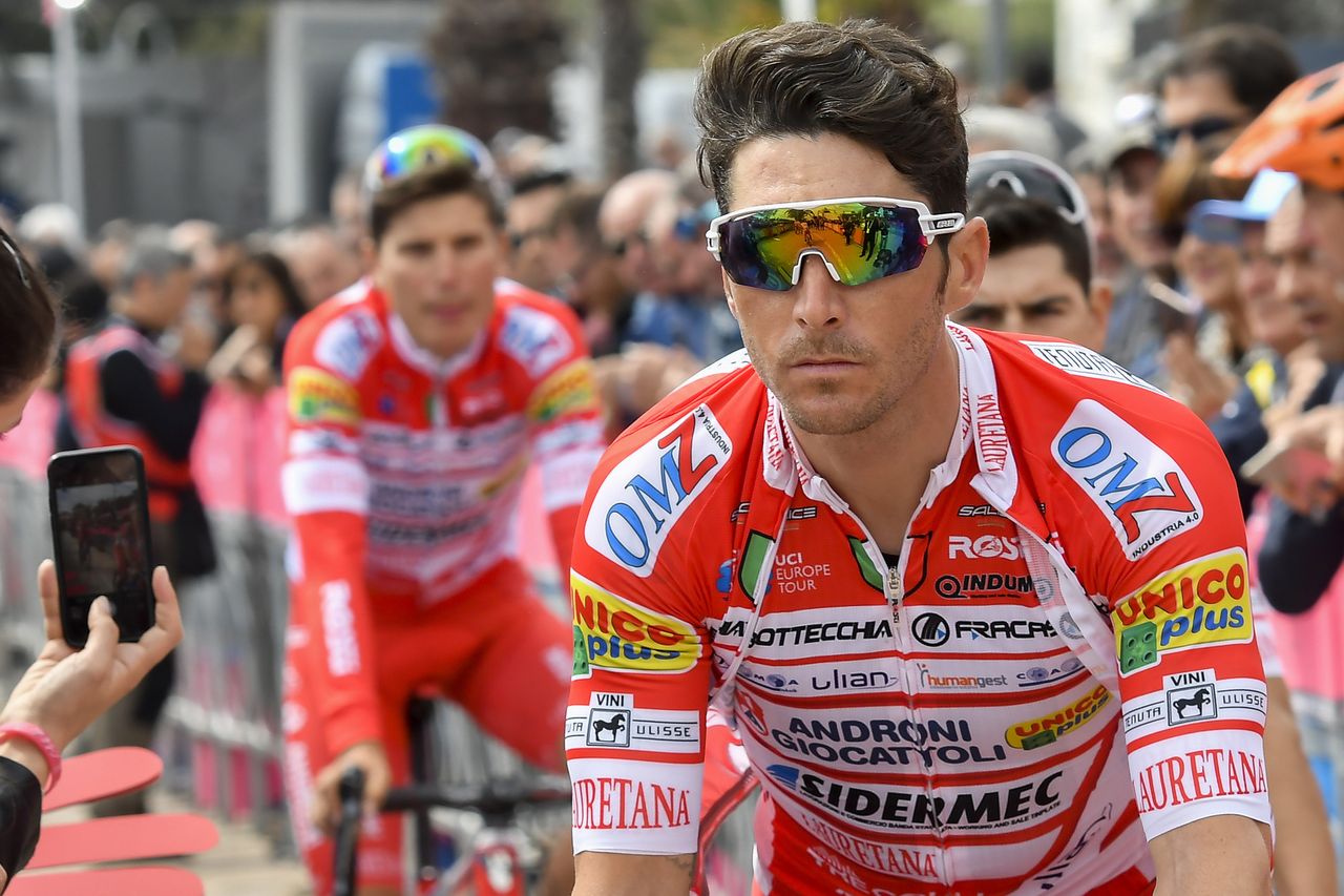 Manuel Belletti (Androni Giocattoli) rocks the shades at the start of stage 8