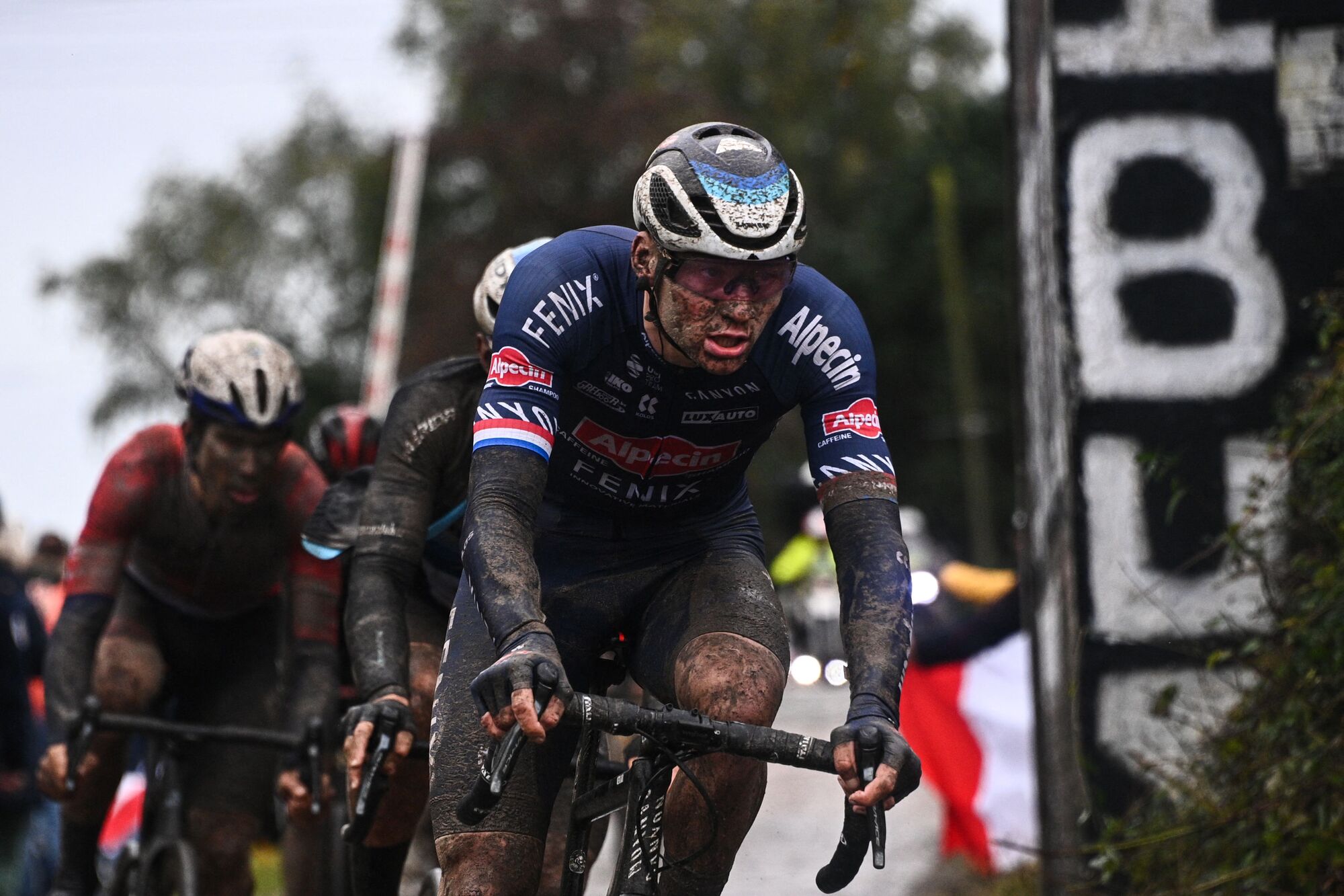 Sonny Colbrelli Wins Epic Men's 2021 Paris-Roubaix | Cycling Weekly