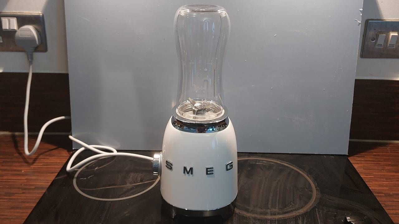 Smeg PBF01 Personal Blender review a Nutribullet dupe that packs big