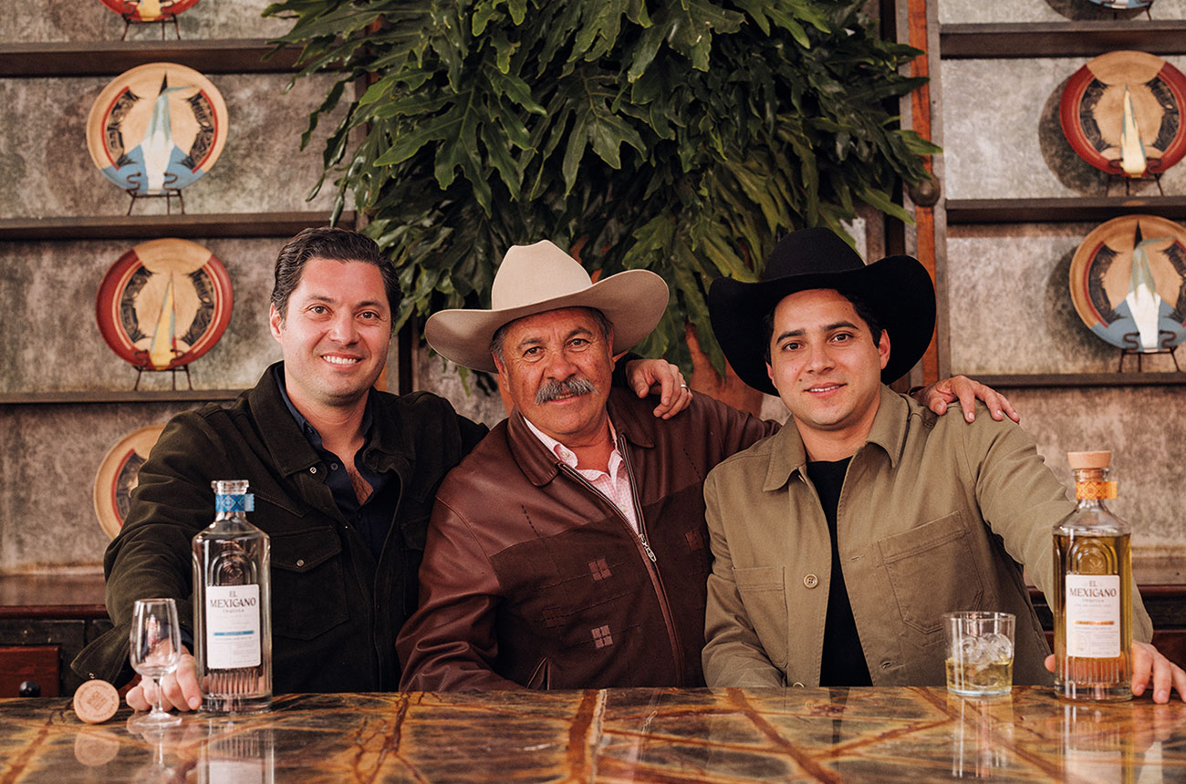 Leon Ba&amp;ntilde;uelos Jr with father Leon Sr and brother Willy