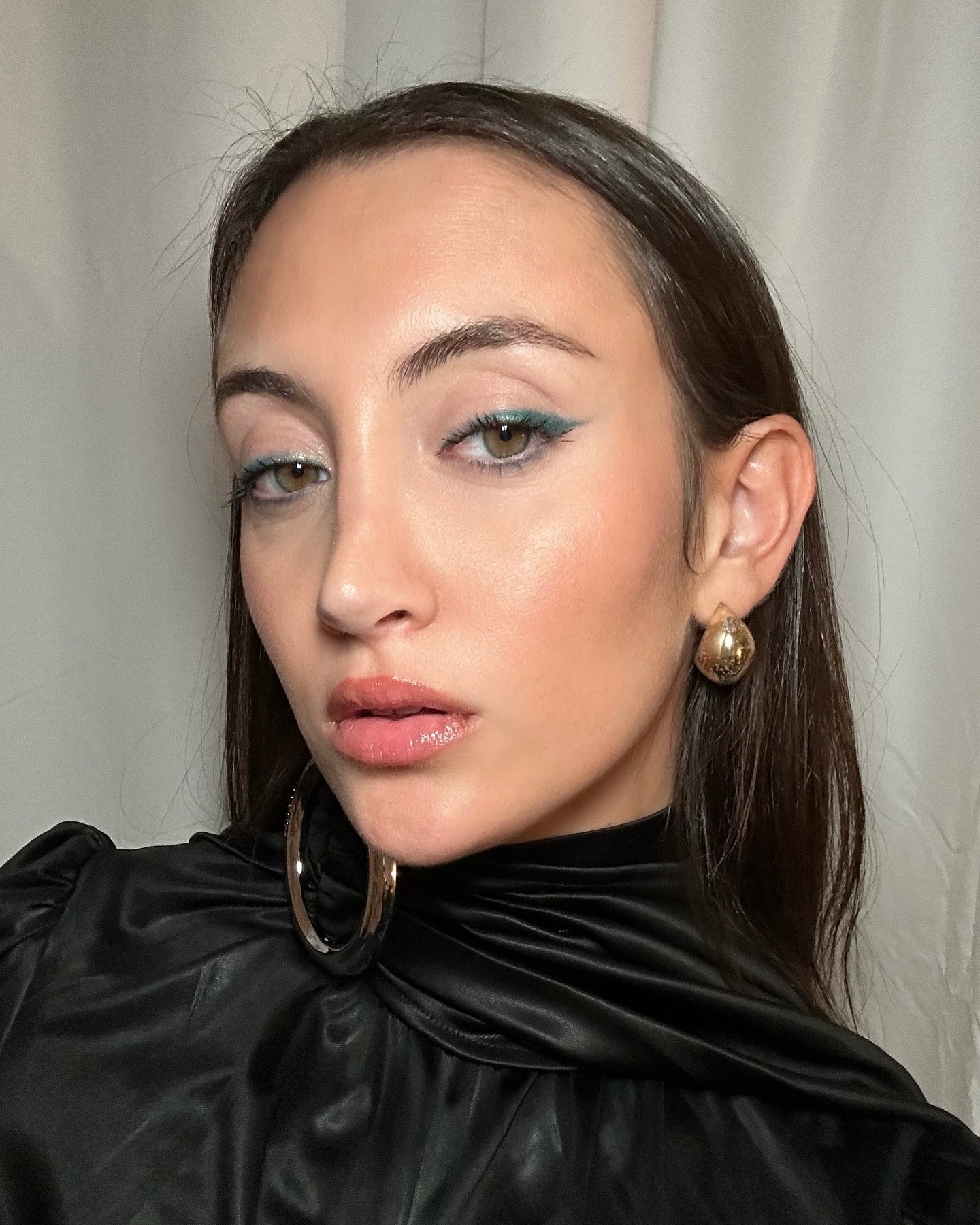 Alyssa Brascia wearing the Patrick Ta Major Sculpt Cr&amp;egrave;me Contour &amp;amp; Powder Bronzer Duo in She&#039;s Bronzed
