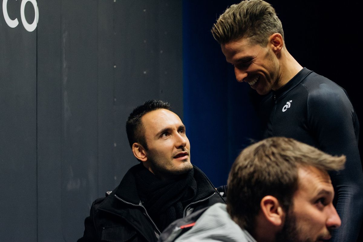 Rui Costa talk with UAE Team Emirates staff during his wind tunnel test