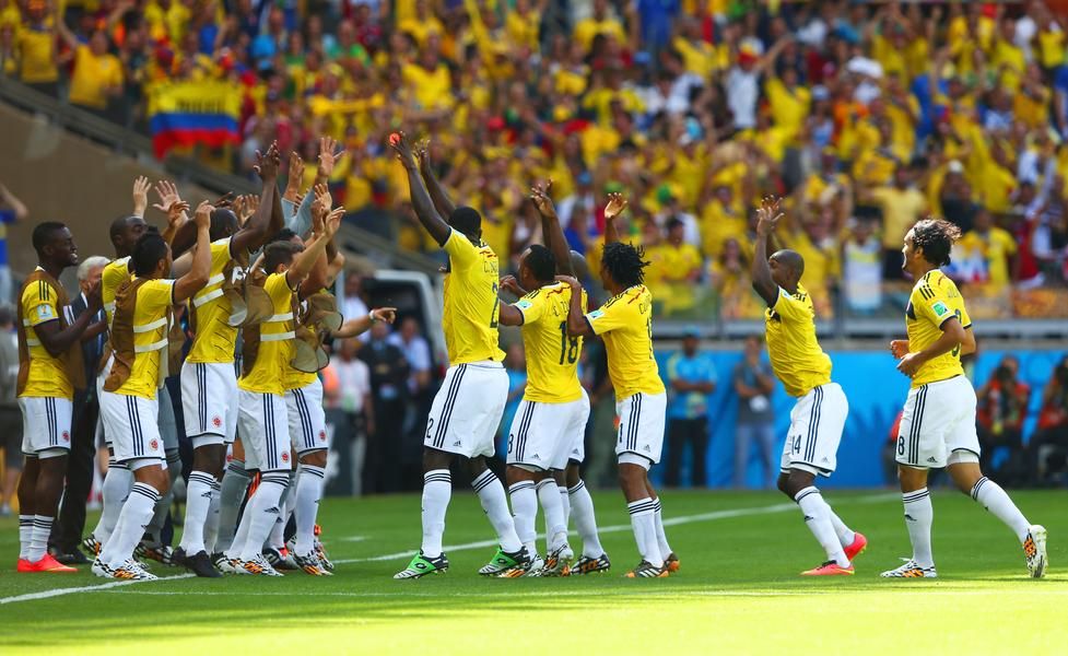 Colombia&amp;#039;s entire team joins in rollicking, celebratory World Cup dance