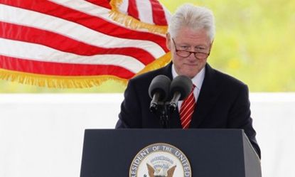The brave passengers on Flight 93 "gave the entire country an incalculable gift," says Bill Clinton during Sunday's memorial, "and they did it as citizens."