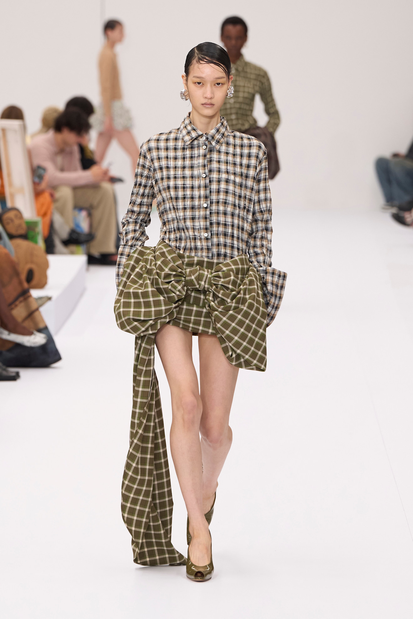 acne studios spring 2025 runway