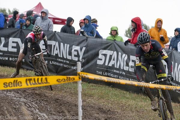 Ryan Trebon (LTS-Felt) leads Jeremy Powers (Rapha-Focus)
