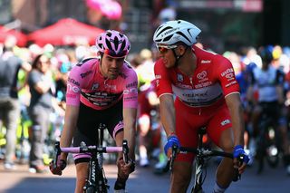 Marcel Kittel and Tom Dumoulin chat during the Giro's third stage.