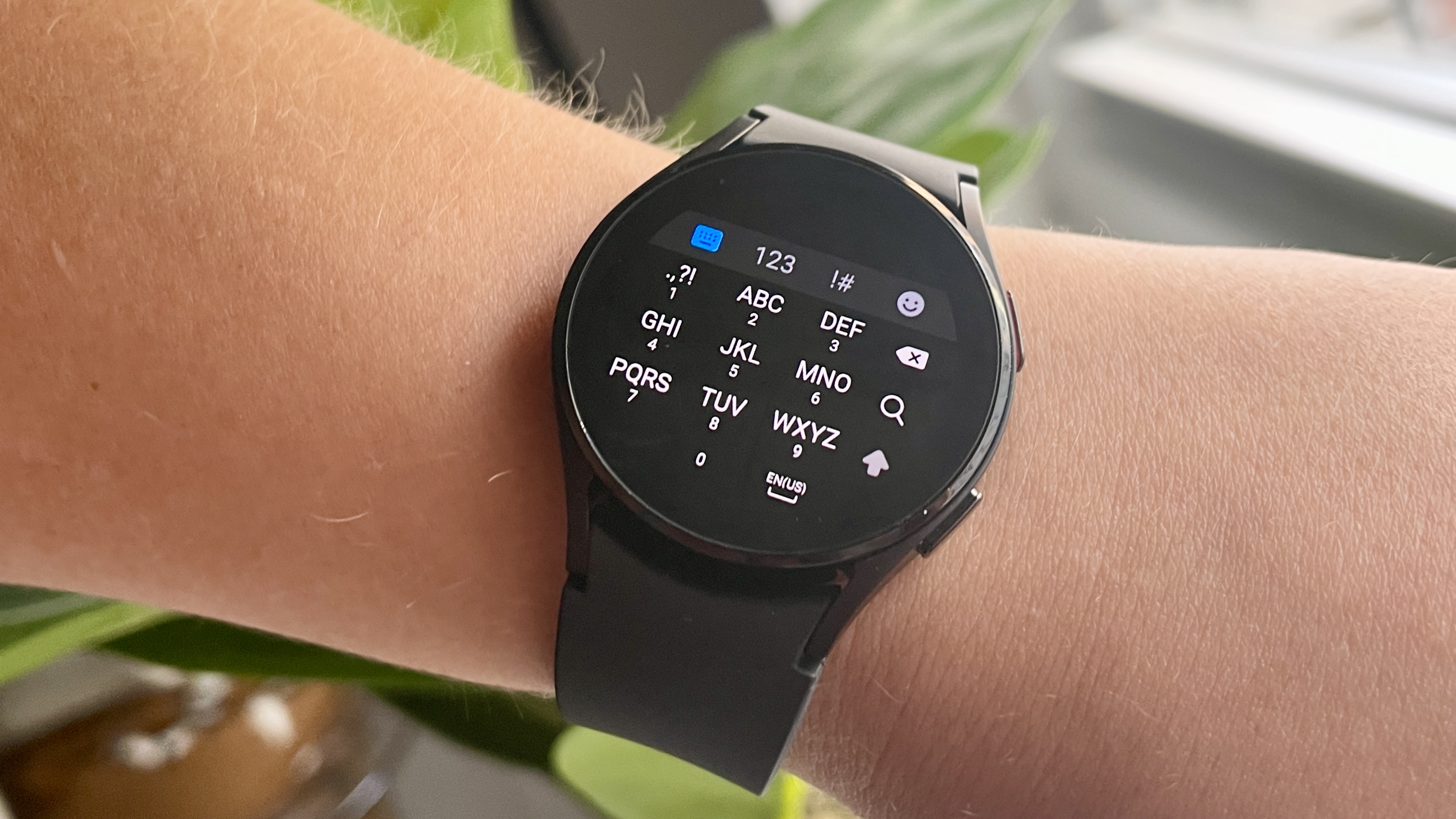 Samsung Galaxy Watch 4 Wear OS features - Messages and keyboard