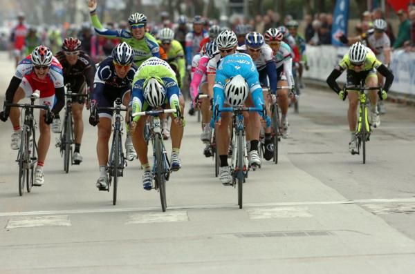Francesco Chicchi (Liquigas-Doimo) wins stage 1a at Coppi e Bartali