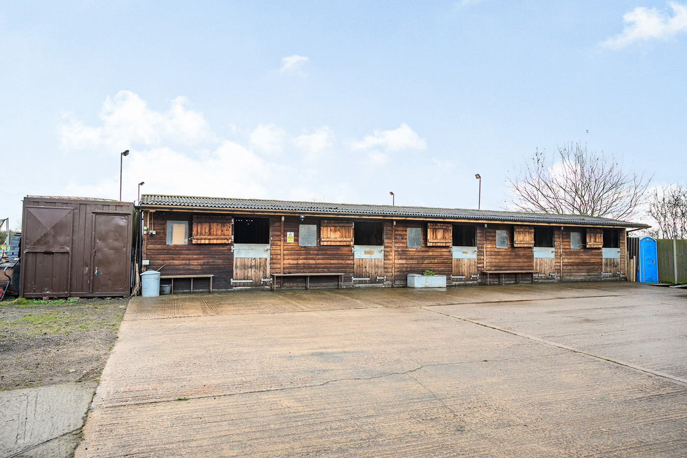 8487037-exterior01