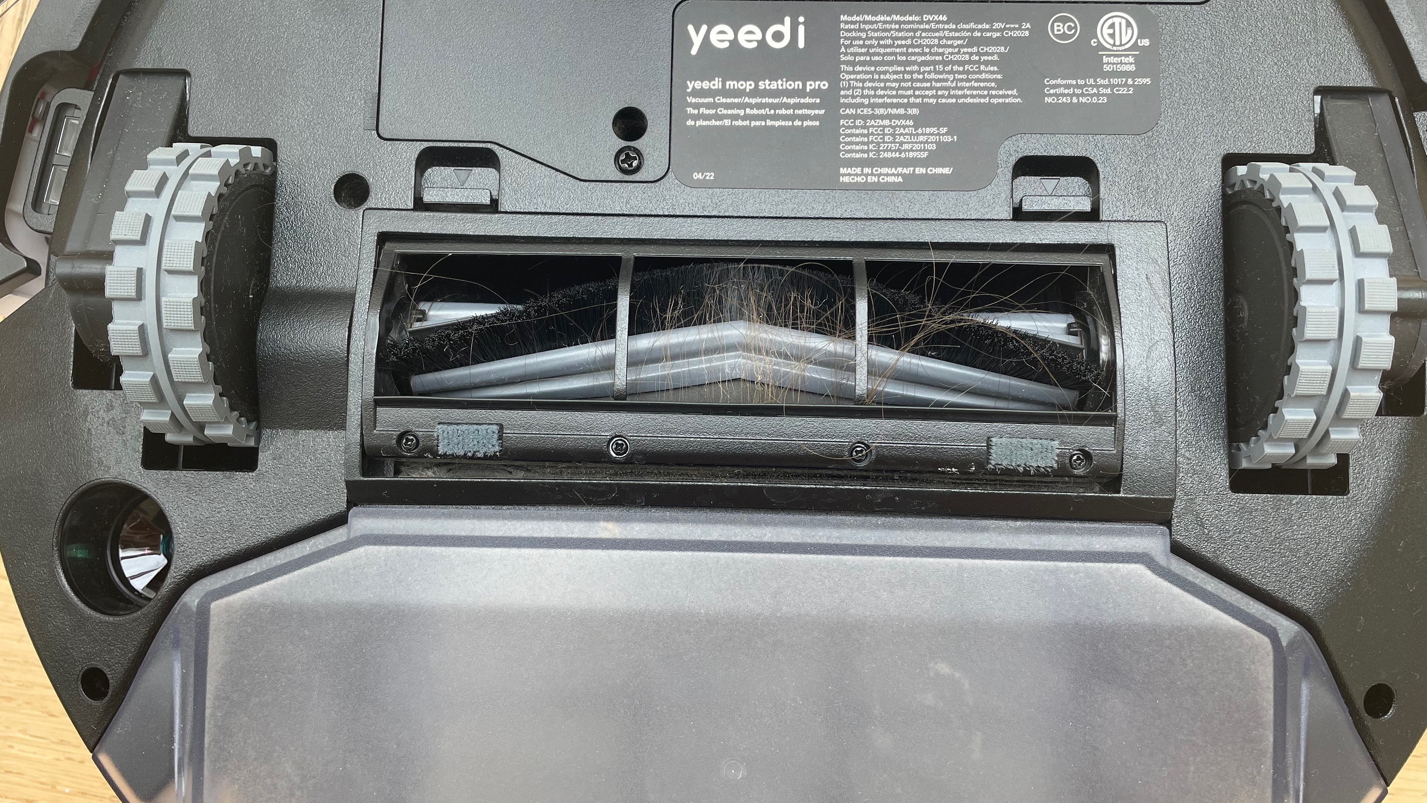 Tangled hair in the roller in vacuum mode using the Yedi Mop Station Pro