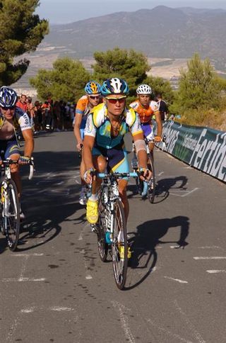 Alexandre Vinokourov (Astana) makes his way up the Alto de Xorret del Cati