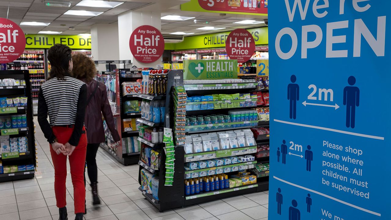 People in a supermarket © Richard Baker / In Pictures via Getty Images