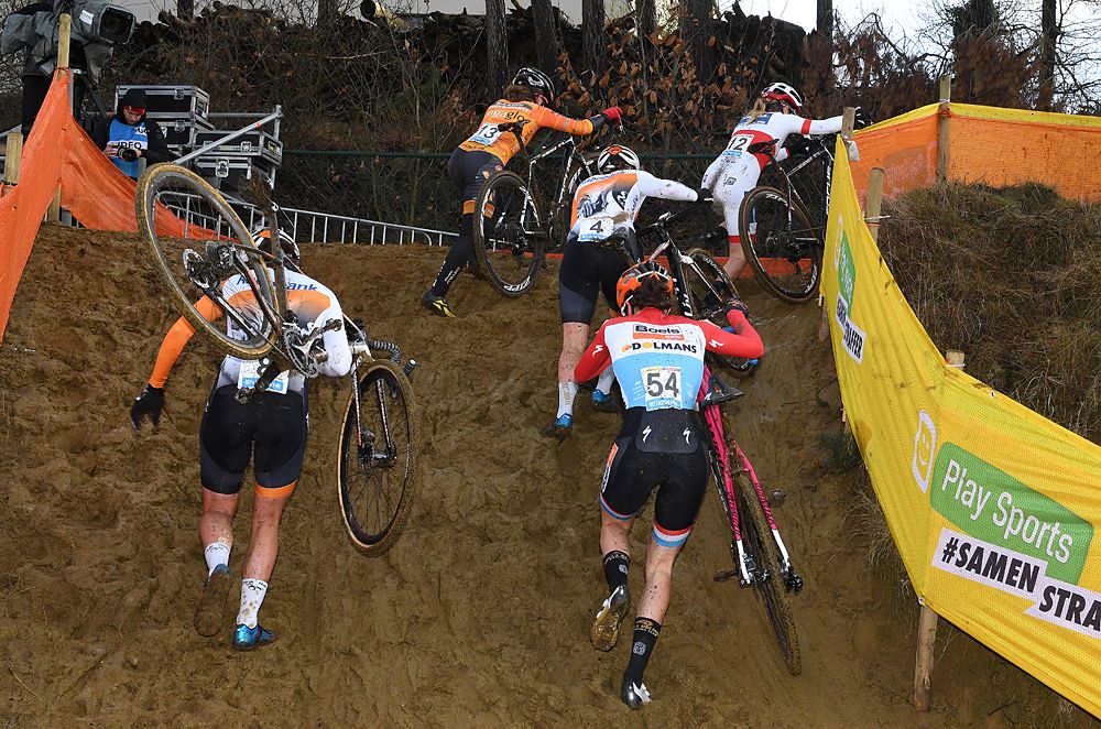 The chasers head up the run-up in Zolder