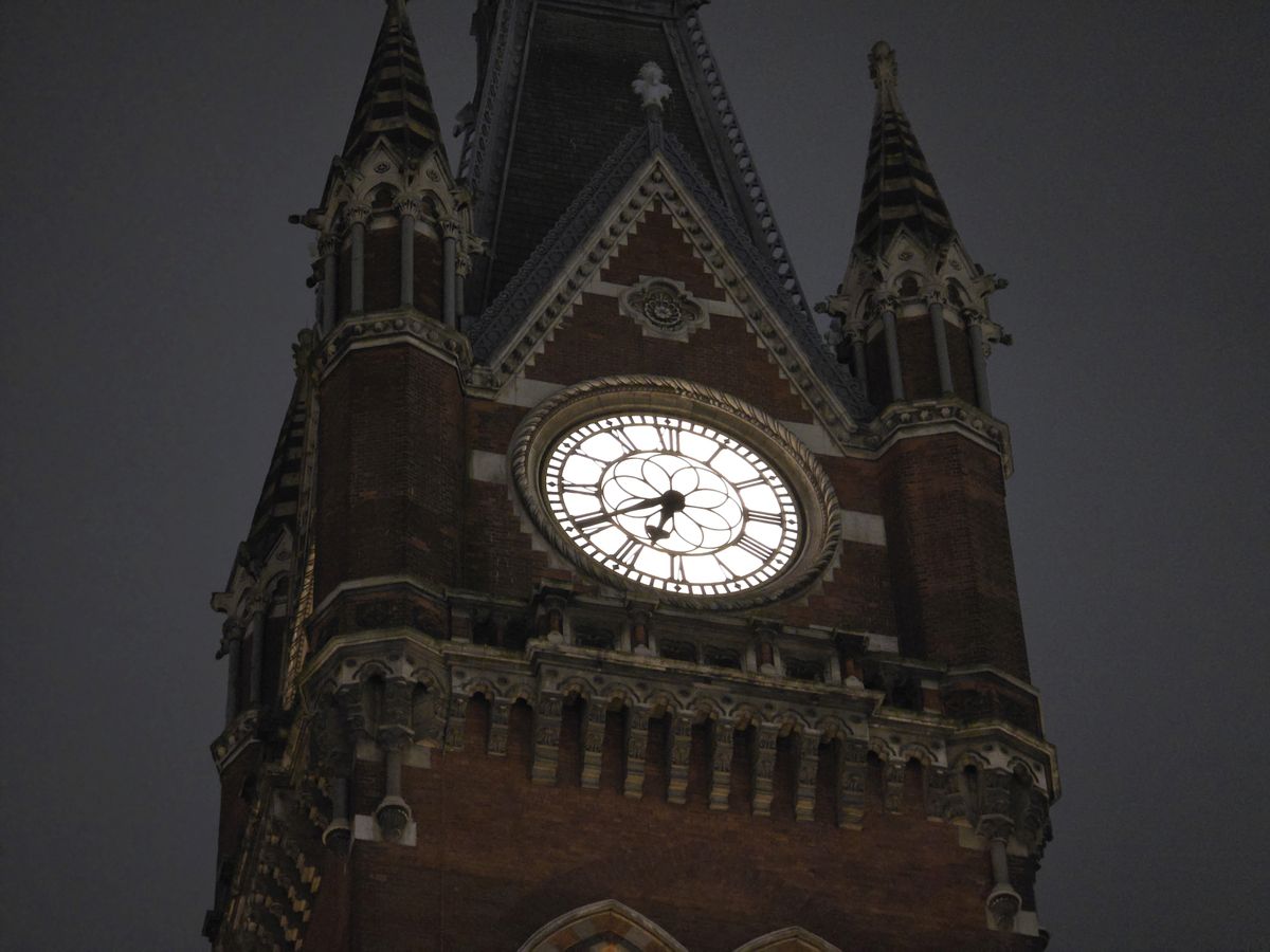 Samsung Galaxy S24 Ultra nighttime zoom.