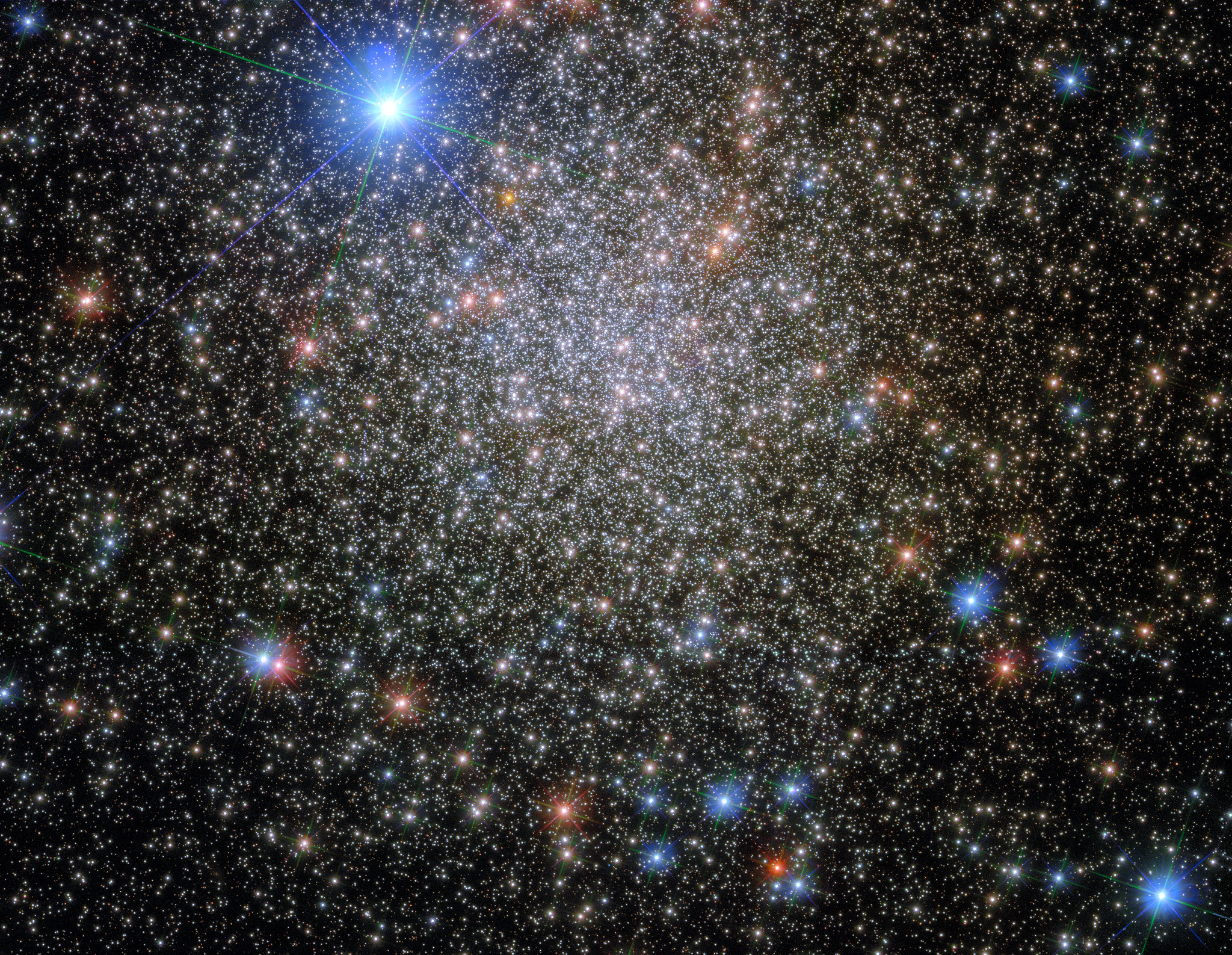 un denso y colorido campo de estrellas