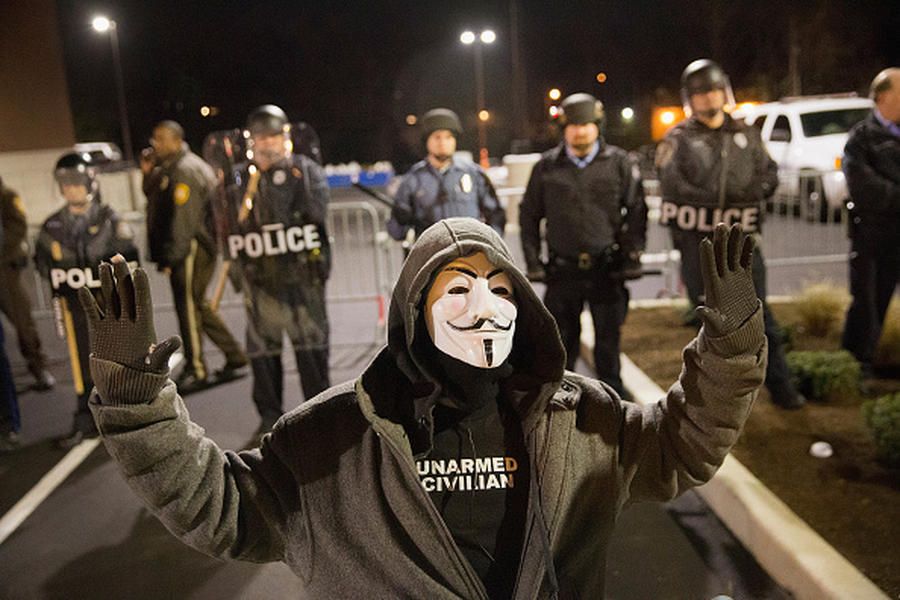 Brown family calls for peace as more authorities head to Ferguson