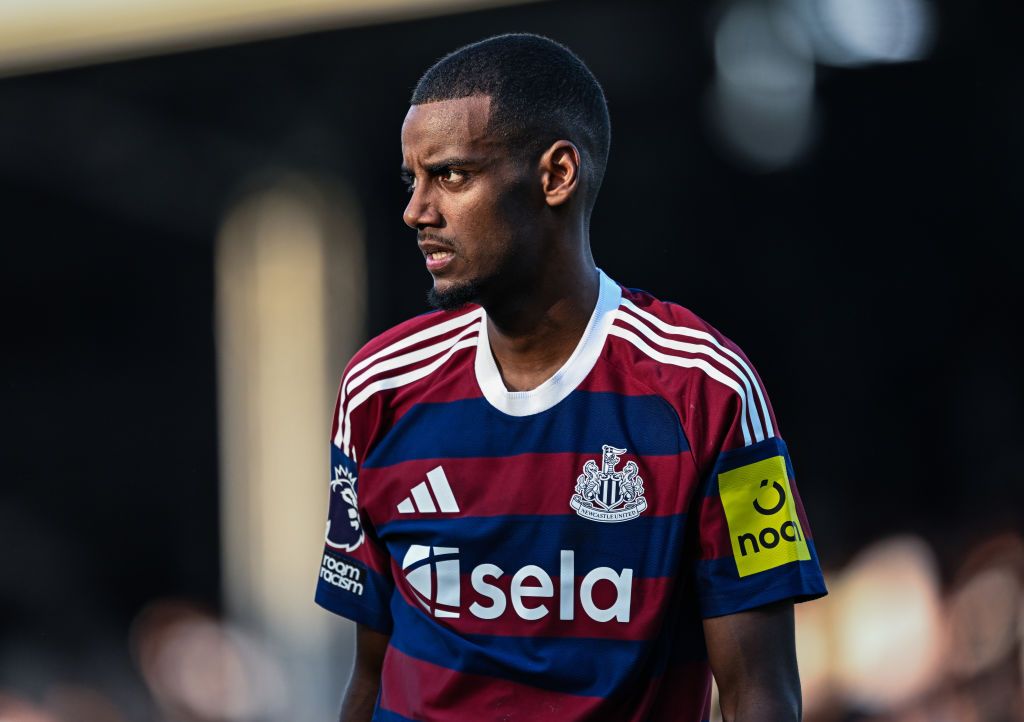 Alexander Isak of Newcastle United during the Premier League match against Fulham at Craven Cottage on September 21, 2024 in London, England.