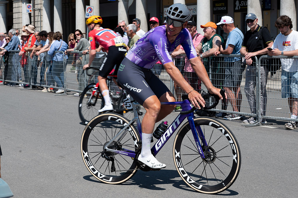 Giro d'Italia abandons – Pascal Ackermann out with illness before stage 16