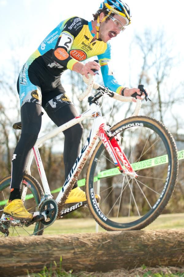 Race leader Travis Livermon tackles the telephone pole.