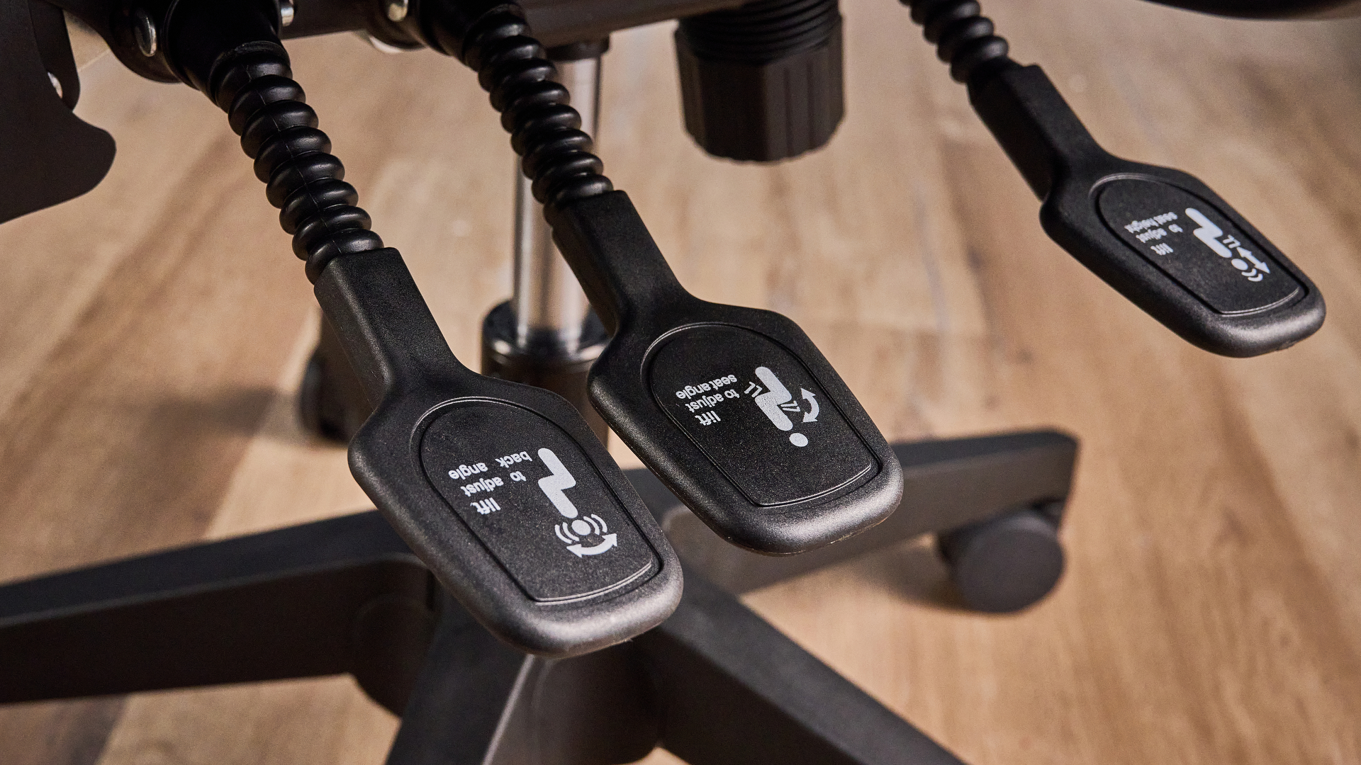 Boulies OP180 home office chair photographed in front of a desk