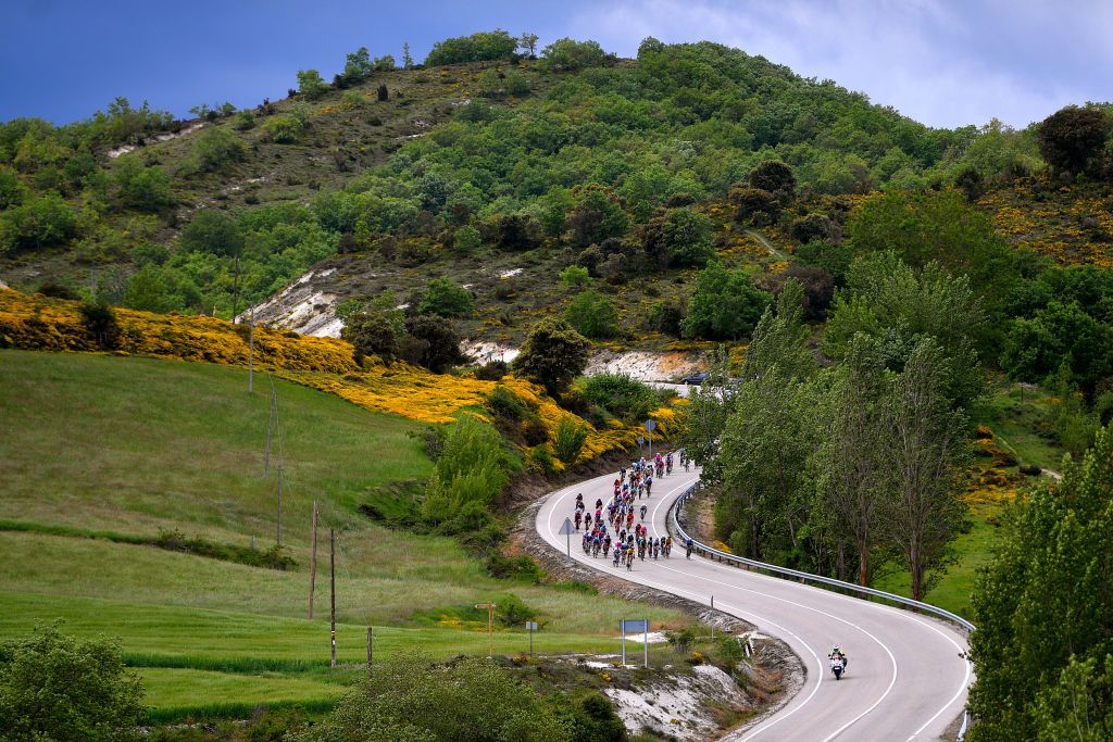 VILLARCAYO SPAIN MAY 21 The peloton passing through landscape during the 6th Vuelta A Burgos Feminas 2021 Stage 2 a 97km stage from Pedrosa de Valdeporres to Villarcayo VueltaBurgos BurgosFem UCIWWT on May 21 2021 in Villarcayo Spain Photo by Luc ClaessenGetty Images