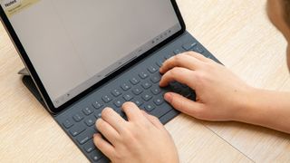 Apple’s Smart Keyboard Folio