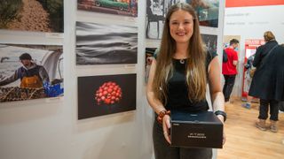 Flora Tomlinson-Pilley with her winning image at the CEWE Student Photography Award