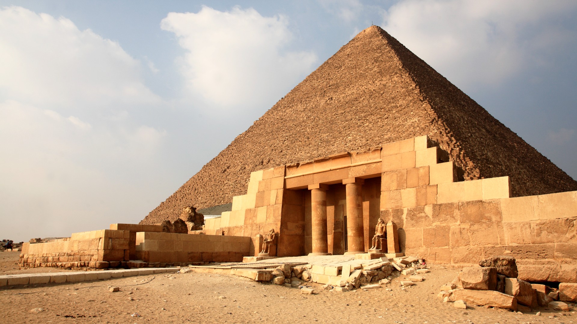 Khufu's Pyramid. Bruce Yuanyue Bi via Getty Images.