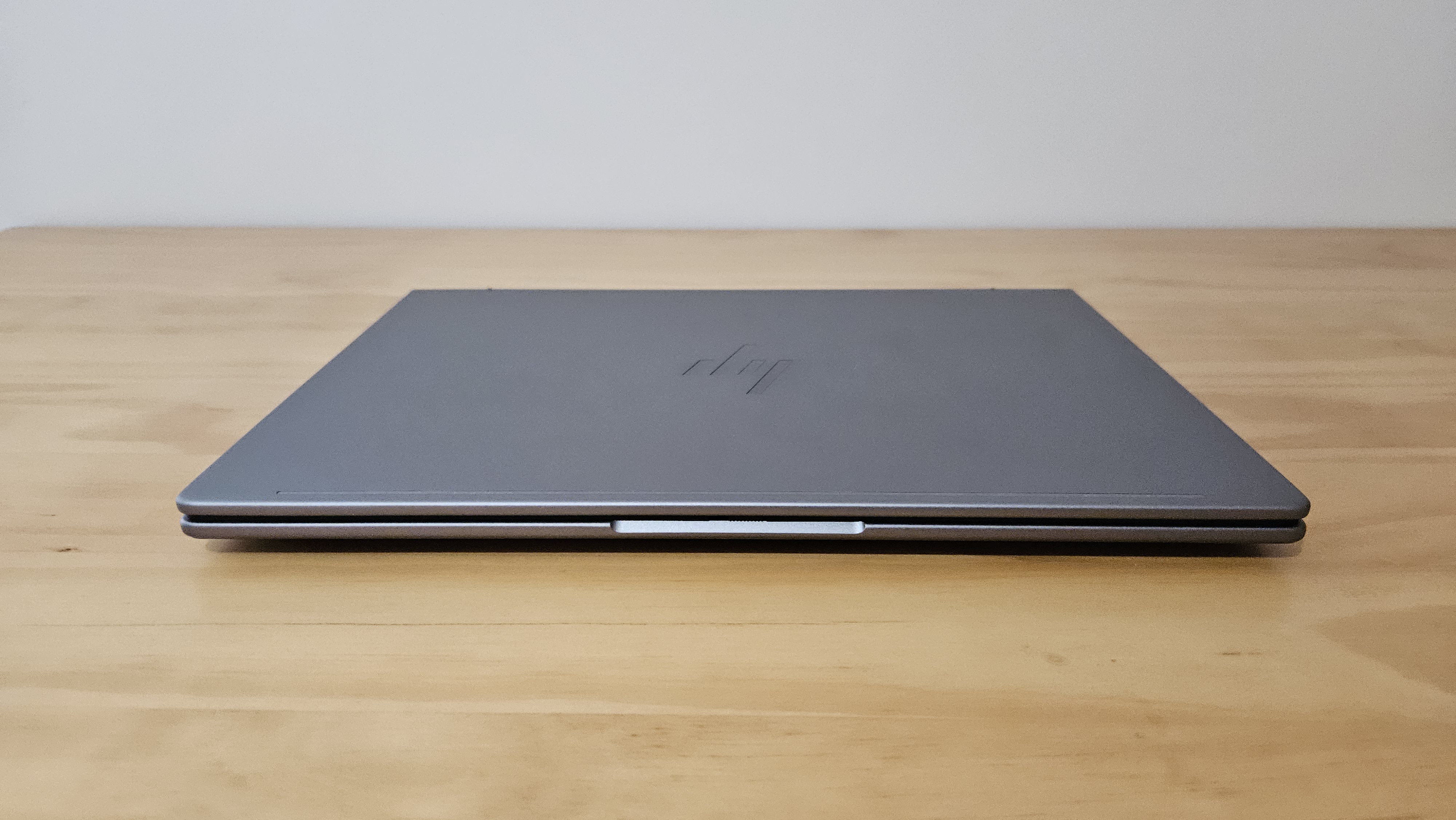 The HP ZBook 8 G1ak 14 on a desk