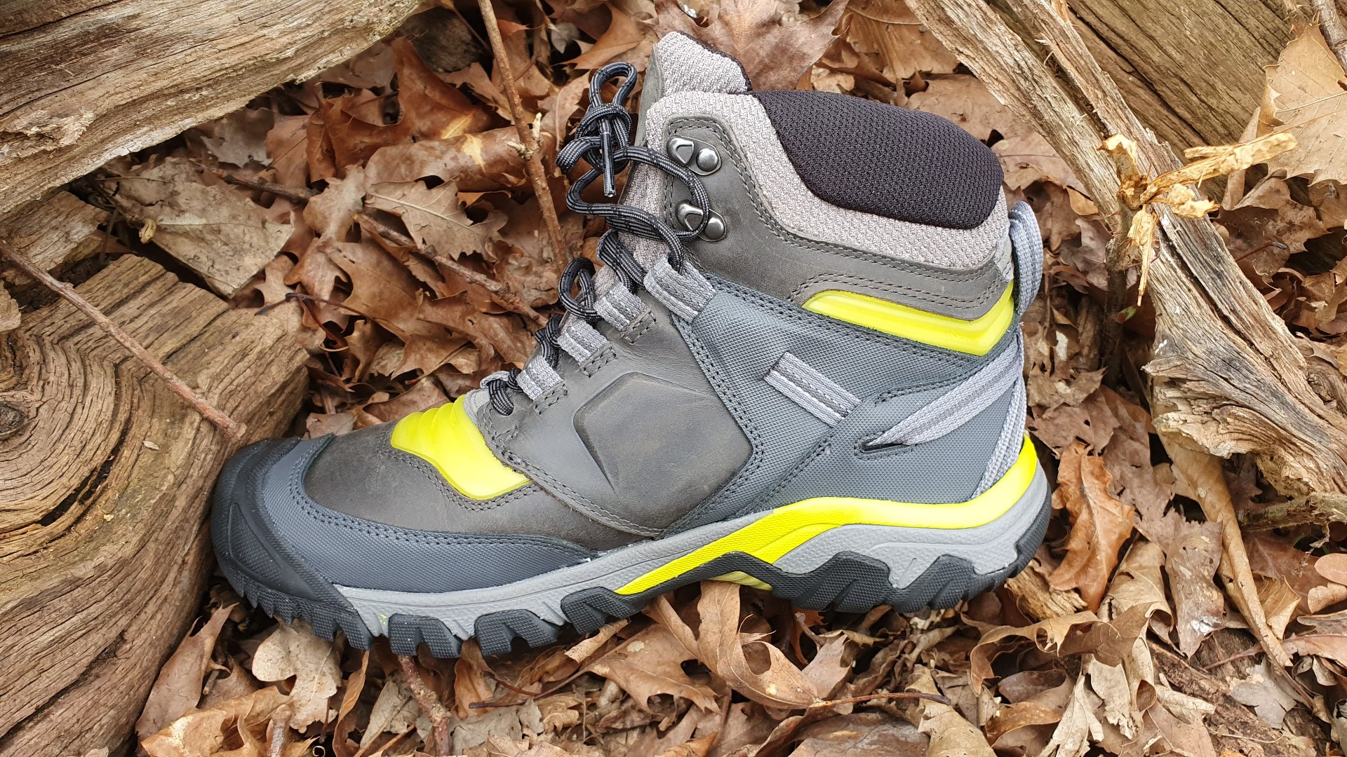 keen women's ridge flex mid height waterproof hiking boot