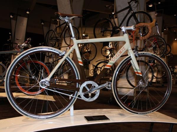 The 2nd District should appeal to urban commuters who are looking to get to their destinations in a hurry but still only want to deal with a single gear.