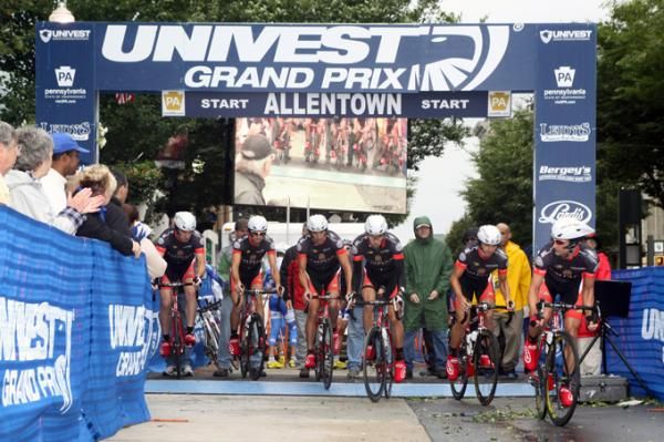 Dr Jlo leads (Empire Cycling) down the small ramp at the start line.