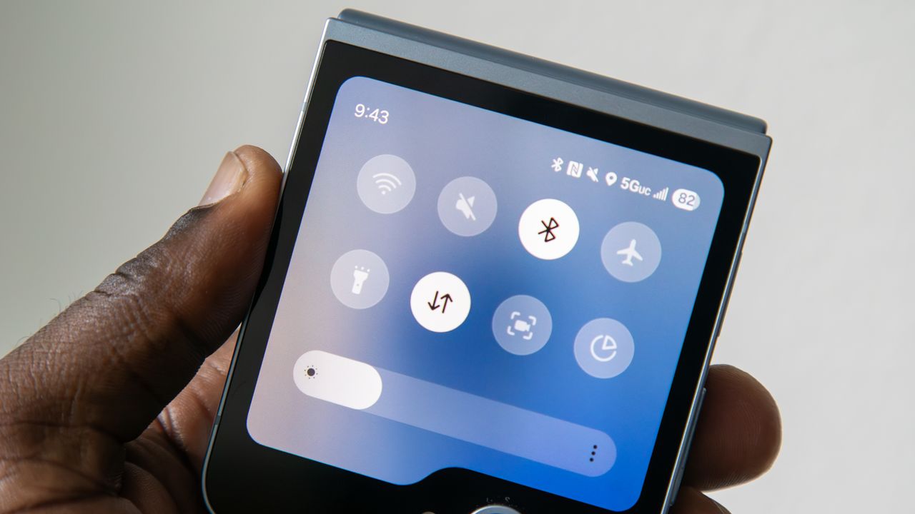 Galaxy Z Flip 6 cover screen quick settings toggles