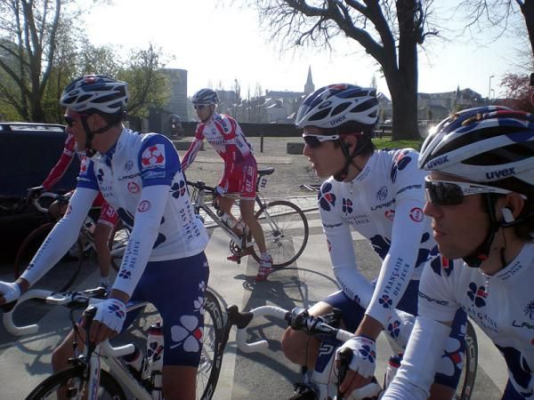 Young Frenchmen Arthur Vichot and Thibault Pinot ready to help best young rider Anthony Roux from Fran&ccedil;aise des Jeux.